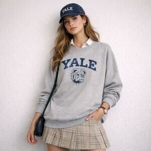YALE University Bulldogs Crewneck Sweatshirt S/M Gray Handsome Dan Collegiate